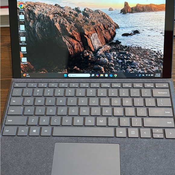 Microsoft Surface Pro Keyboard - Platinum Grey - Picture 3 of 6
